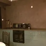 Hola *