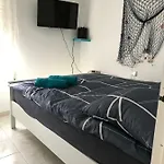 Hola דירה גאנדיה